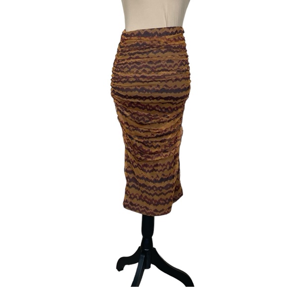 NWT Zara Blogger’s Favorite Ruched Tulle Midi Skirt (Z) - Picture 2 of 11